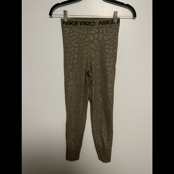 nike pro leopard leggings